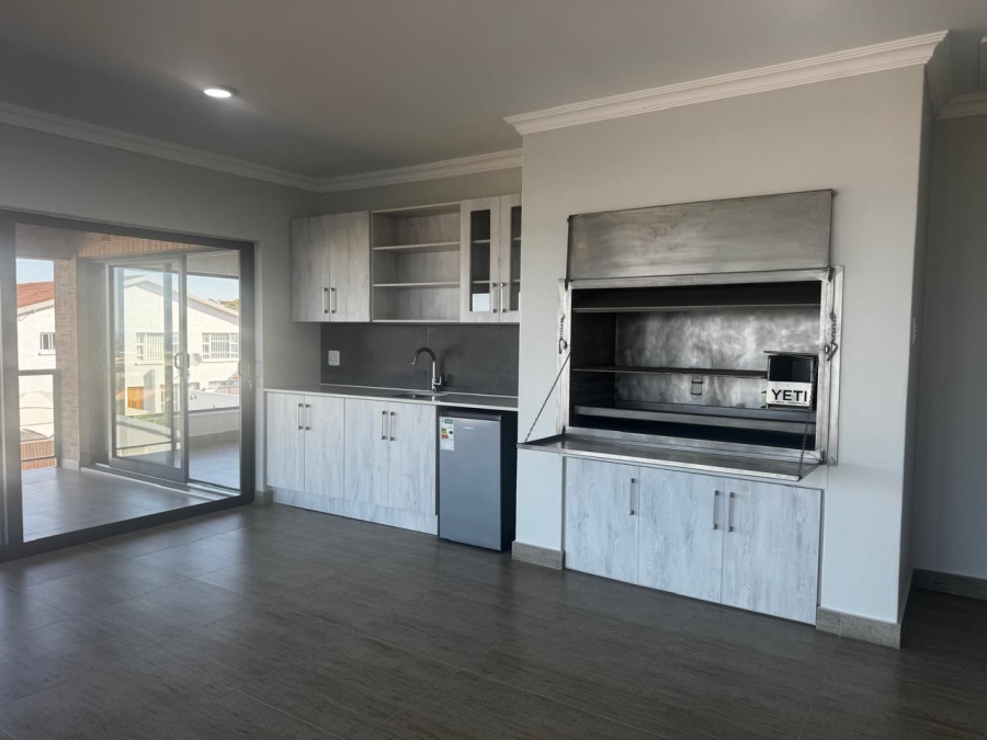 4 Bedroom Property for Sale in Wavecrest Eastern Cape